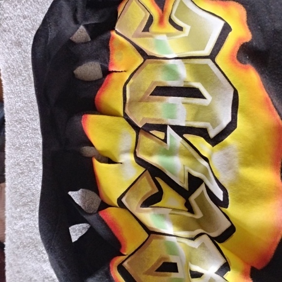 AC DC TEE.  H12 - Picture 2 of 3